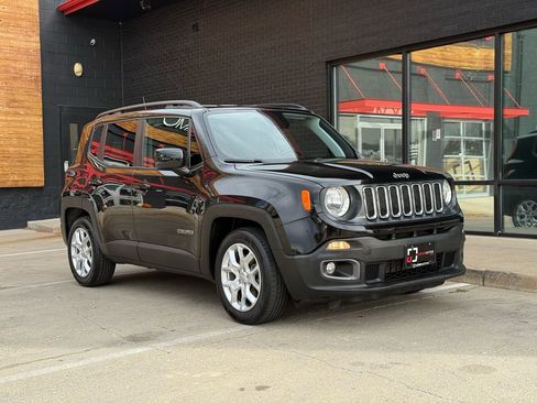 Used 2018 Jeep Renegade Latitude image 10
