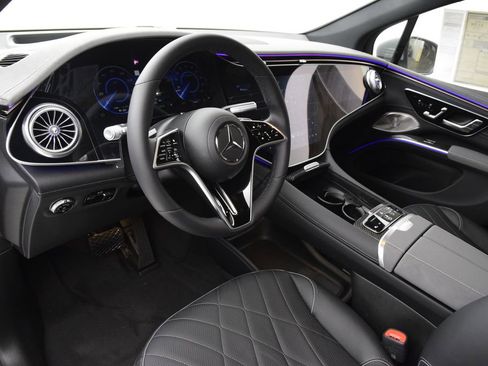 New 2026 Mercedes-Benz EQS 550 4MATIC SUV image 21
