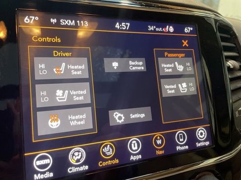 Used 2020 Jeep Grand Cherokee Overland image 3