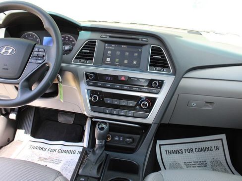 Used 2016 Hyundai Sonata SE FWD image 38
