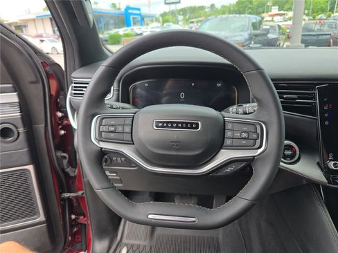 Used 2024 Jeep Wagoneer Series II AWD/4WD image 28
