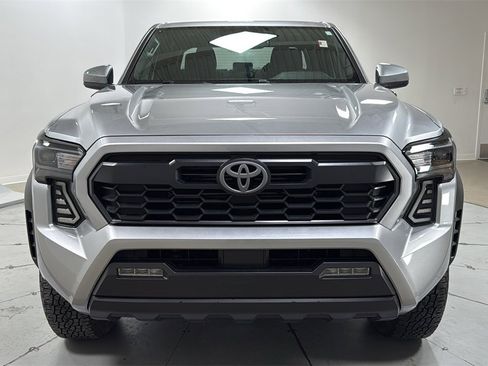 Certified 2024 Toyota Tacoma TRD Off-Road image 2