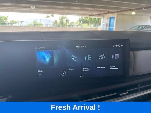 Used 2025 Hyundai Santa Fe SEL FWD image 8