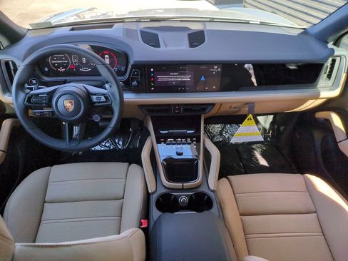 Certified 2026 Porsche Cayenne AWD/4WD image 19