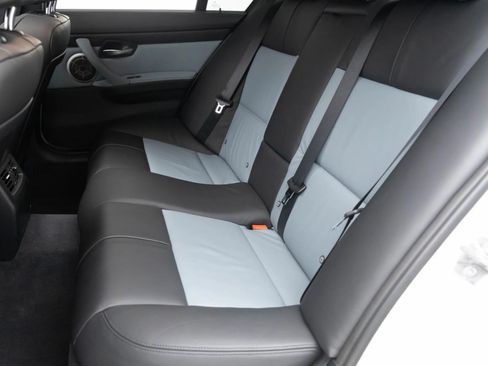 Used 2011 BMW M3 Sedan RWD image 38