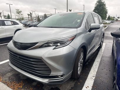 Used 2022 Toyota Sienna Platinum