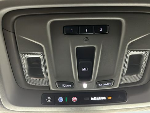 Used 2021 Chevrolet Silverado 1500 LTZ w/ Technology Package AWD/4WD image 33