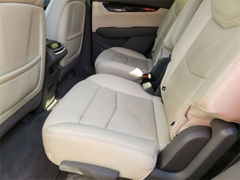 Used 2020 Cadillac XT6 Premium Luxury image 25