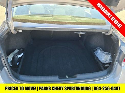 Used 2023 Hyundai Elantra Limited w/ Preferred Accessory Package image 17