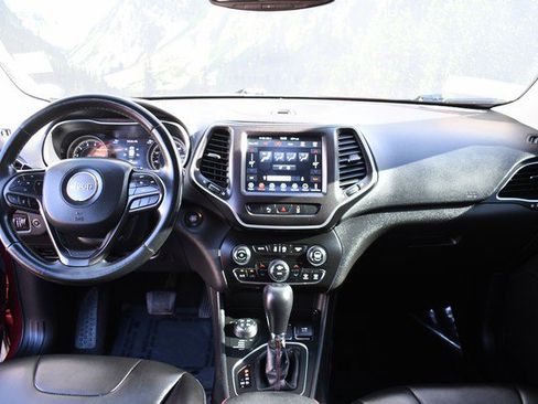 Used 2021 Jeep Cherokee Trailhawk w/ Comfort/Convenience Group image 18