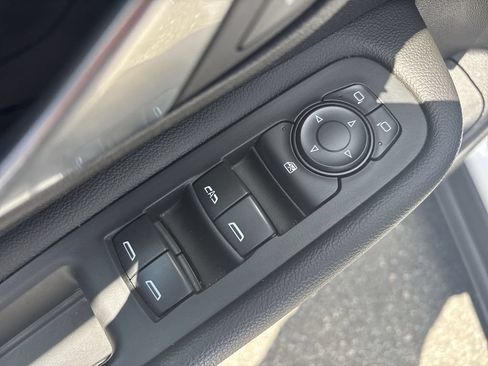 Used 2021 GMC Terrain SLE FWD image 15