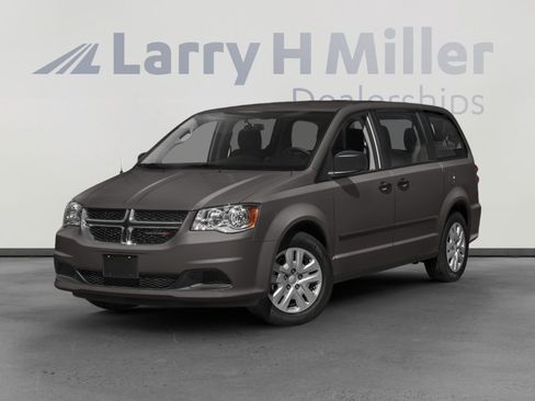 Used 2019 Dodge Grand Caravan SXT image 1