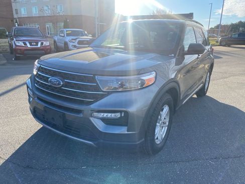 Used 2023 Ford Explorer XLT w/ Equipment Group 202A image 3