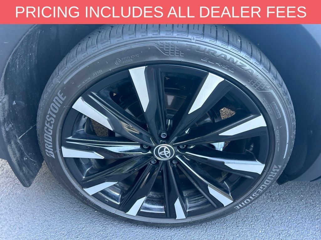 Used 2026 Toyota Crown Platinum AWD/4WD image 10