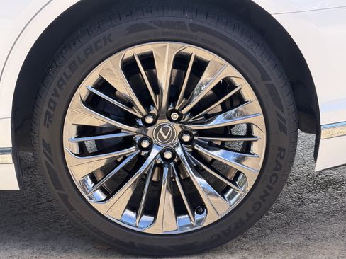 Used 2018 Lexus LS 500 w/ Luxury Package RWD image 9