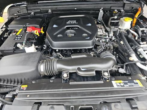 Used 2023 Jeep Wrangler Unlimited w/ Cold Weather Group image 9