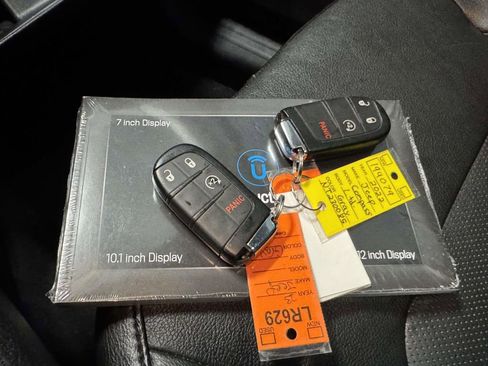 Used 2022 Jeep Compass Limited w/ Sun and Sound Group AWD/4WD image 33