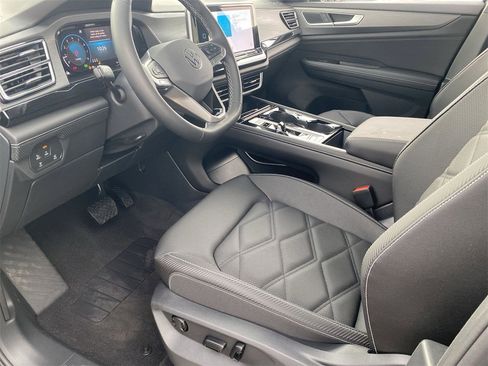 New 2026 Volkswagen Atlas Cross Sport SE image 14