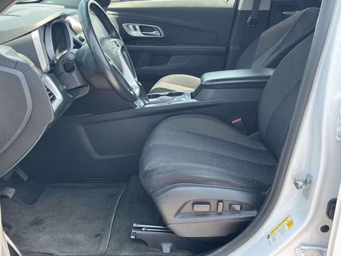 Used 2017 Chevrolet Equinox LT w/ Convenience Package FWD image 13