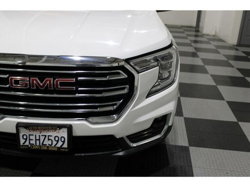 Used 2023 GMC Terrain SLT image 8