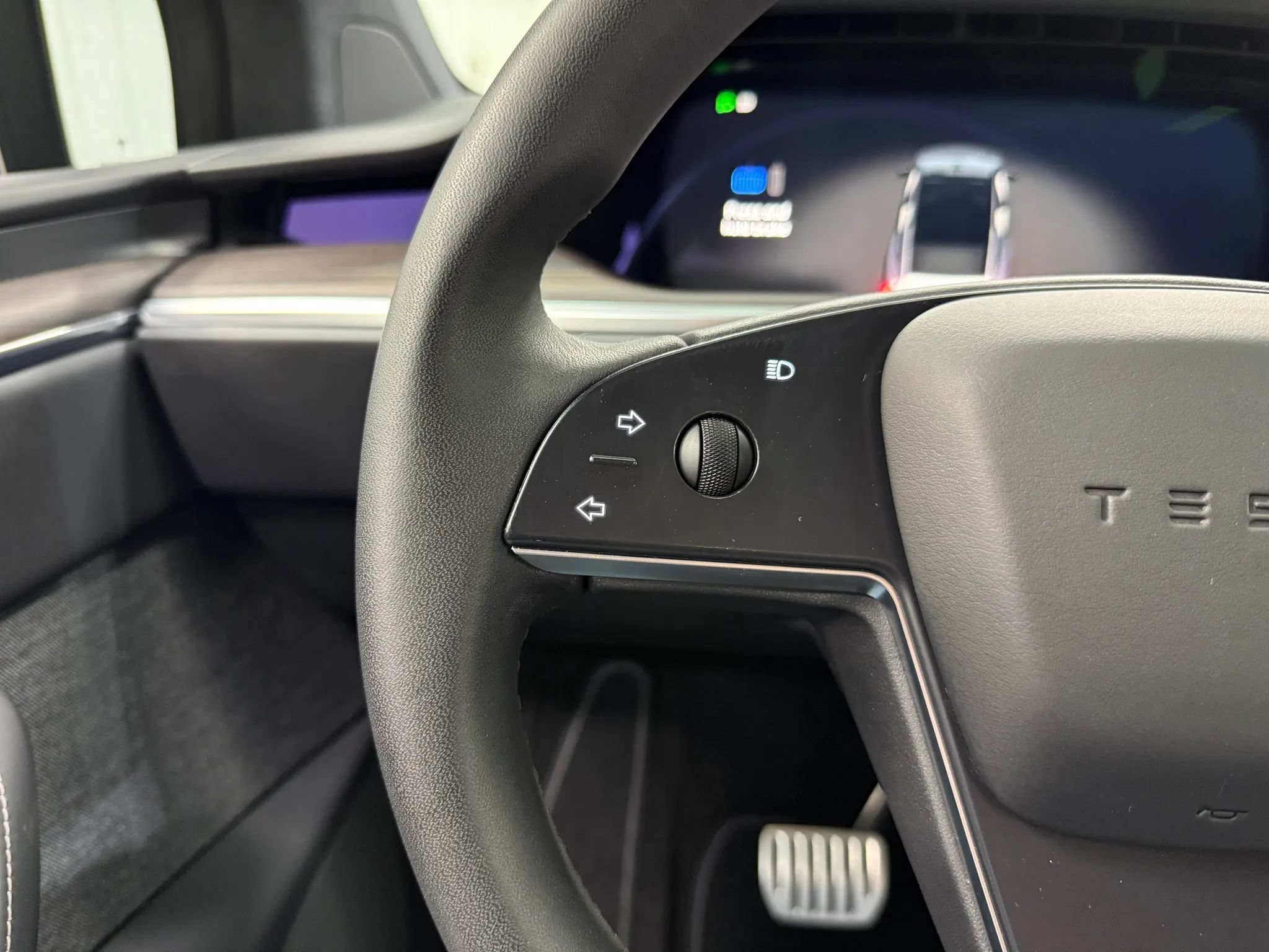 Used 2024 Tesla Model X AWD/4WD image 28