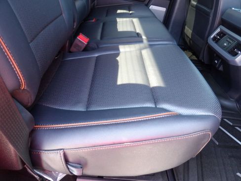 Used 2025 Ford F250 Lariat AWD/4WD image 38