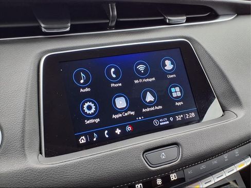 Used 2023 Cadillac XT4 Premium Luxury image 5