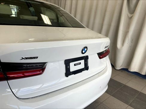 Used 2019 BMW 330i xDrive Sedan w/ Premium Package image 29