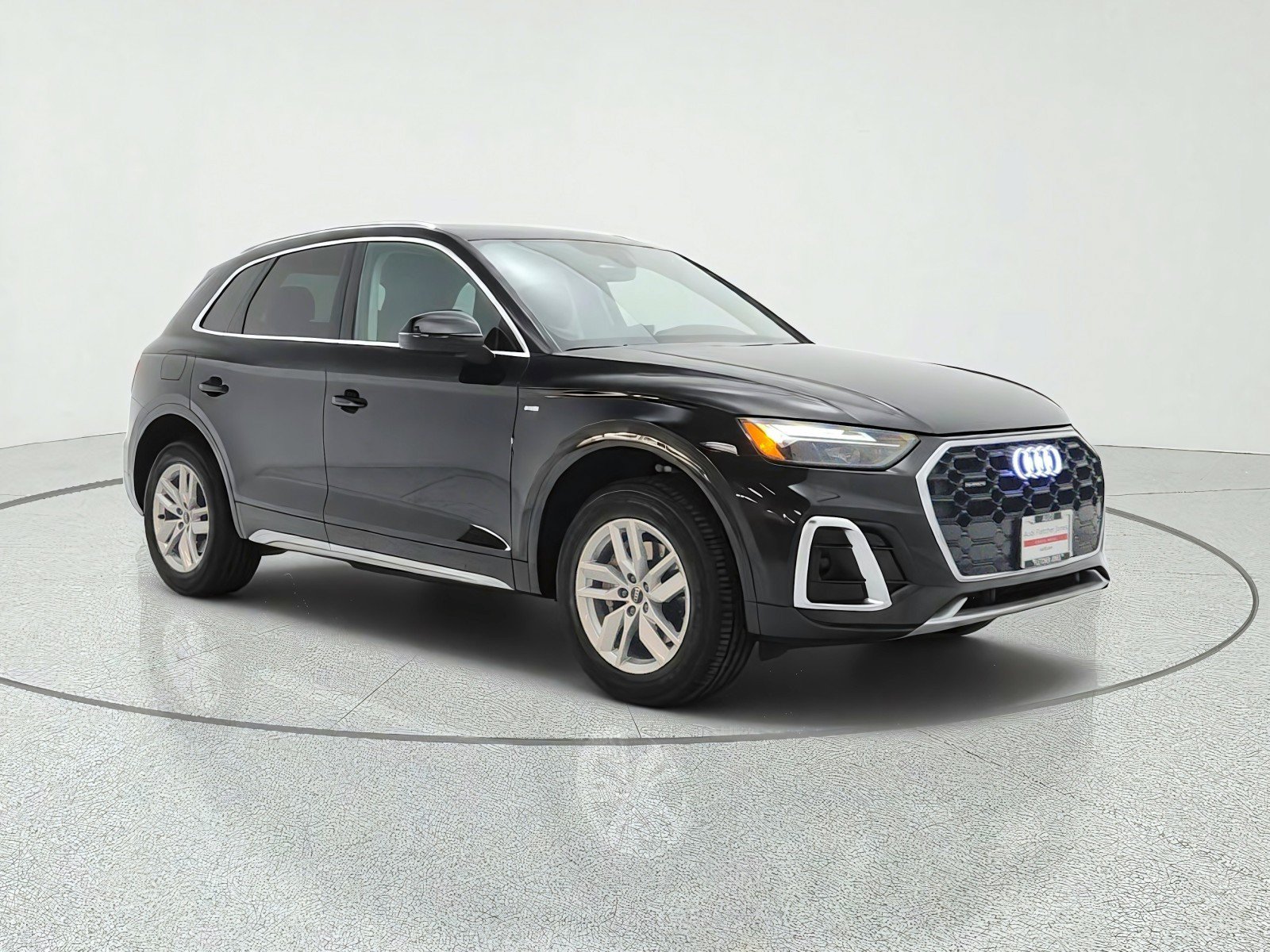 Used 2023 Audi Q5 2.0T Premium w/ Convenience Package AWD/4WD image 3