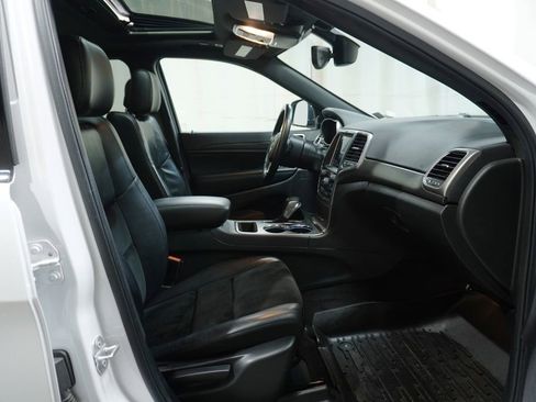 Used 2018 Jeep Grand Cherokee Altitude image 13