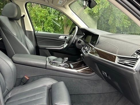 Used 2019 BMW X7 xDrive40i w/ Cold Weather Package image 23