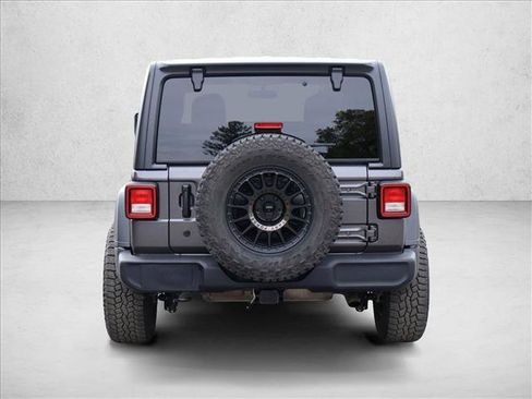 Used 2018 Jeep Wrangler Sport AWD/4WD image 7