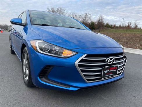 Used 2017 Hyundai Elantra SE image 4