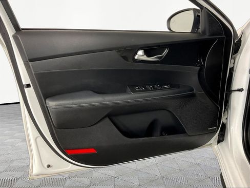 Used 2023 Kia Forte GT-Line w/ GT-Line Premium Package FWD image 20