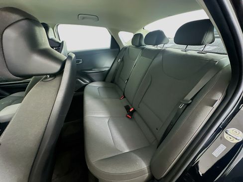 Used 2025 Kia K4 FWD image 25