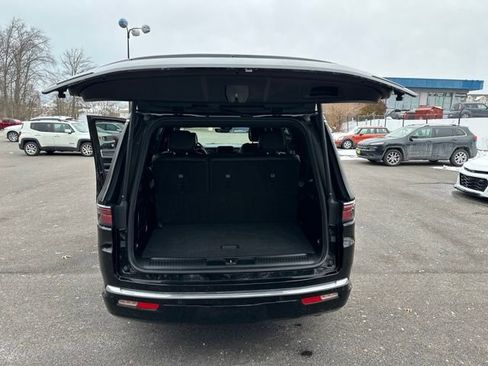 Used 2023 Jeep Wagoneer Series II image 29