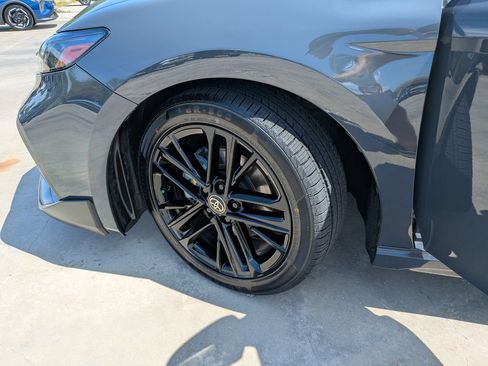 Used 2025 Toyota Camry SE FWD image 37