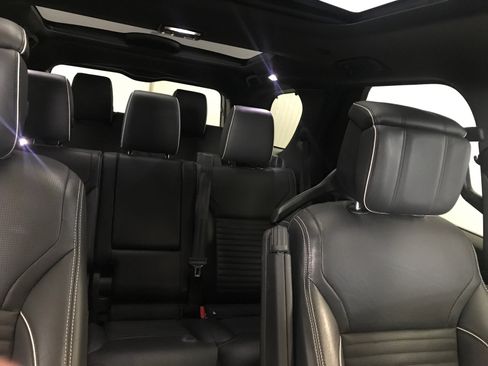 Used 2022 Land Rover Discovery S R-Dynamic image 26