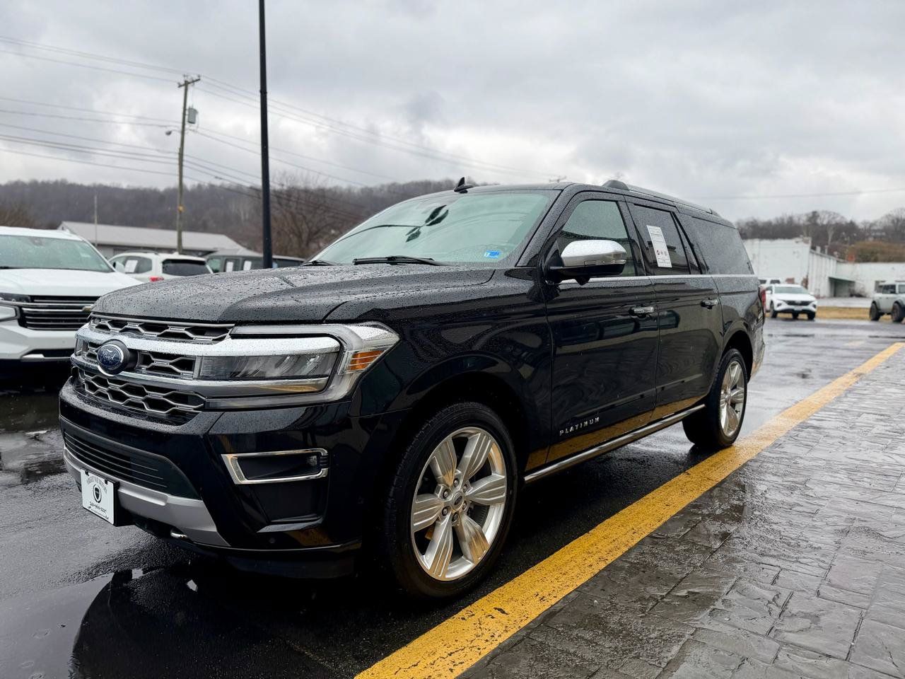 Used 2024 Ford Expedition Max Platinum AWD/4WD image 4
