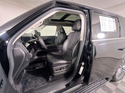 Used 2025 INFINITI QX80 Sensory AWD/4WD image 14