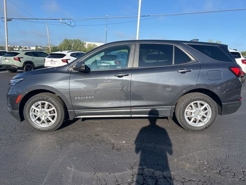Used 2022 Chevrolet Equinox LS AWD/4WD image 9