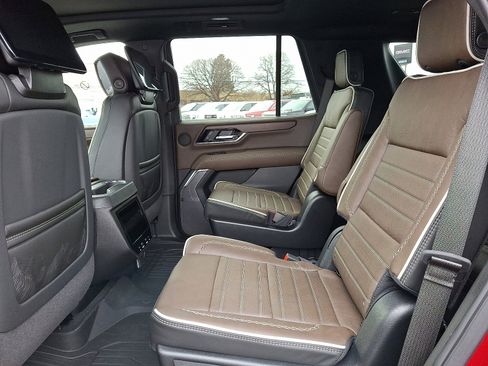 New 2026 GMC Yukon Denali Ultimate w/ LPO, Floor Liner Package image 5