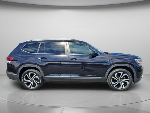 Used 2023 Volkswagen Atlas SEL AWD/4WD image 2