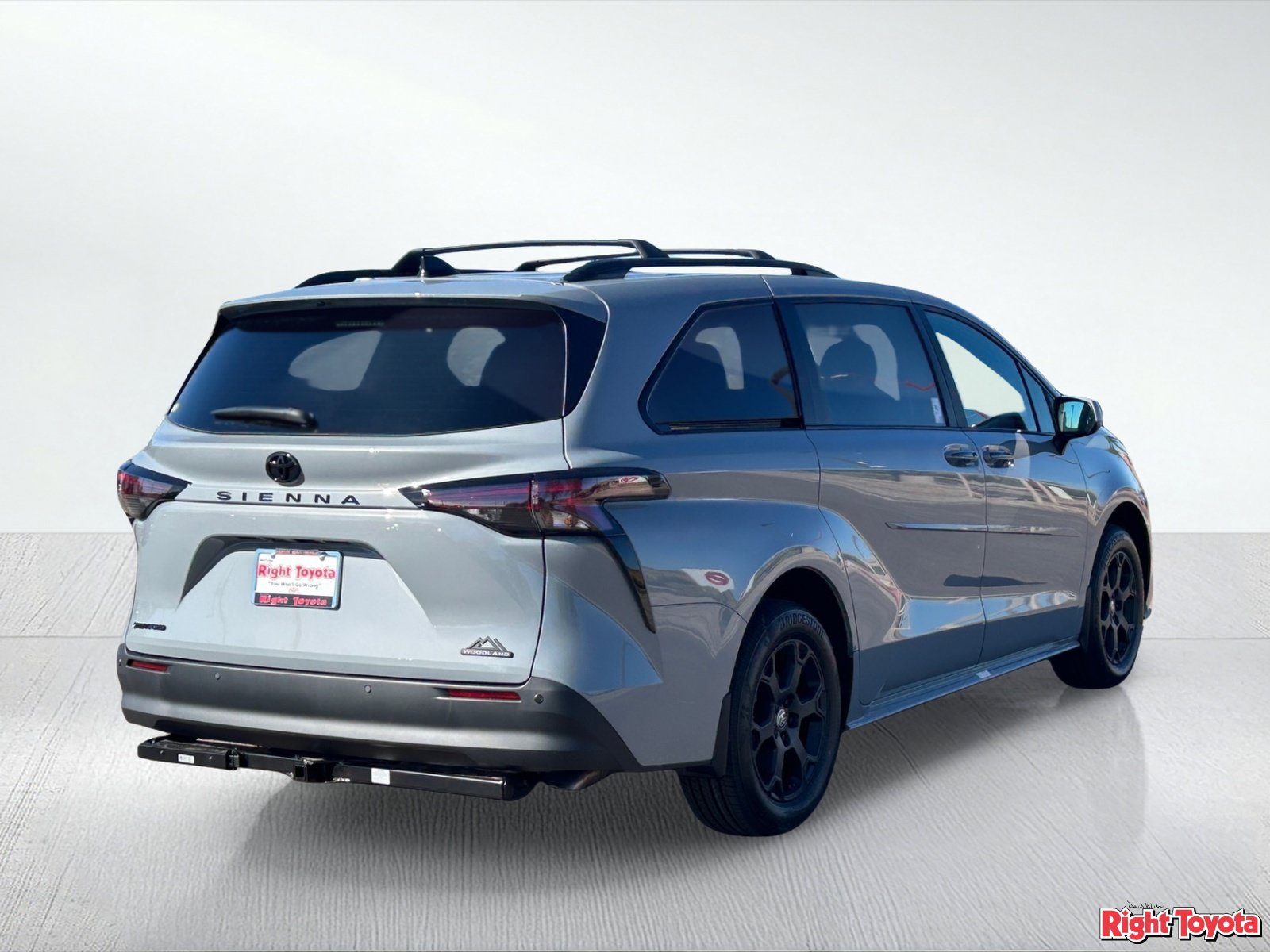 New 2026 Toyota Sienna XLE Woodland Edition AWD/4WD image 5