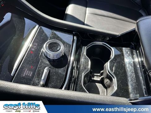 Used 2023 Jeep Grand Cherokee L Limited AWD/4WD image 33