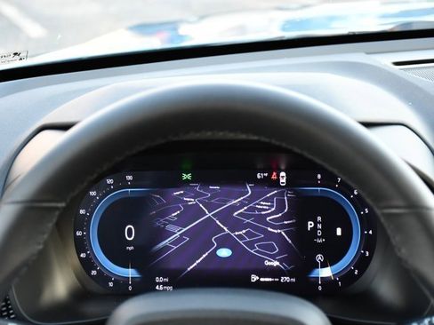 Certified 2025 Volvo XC40 B5 Plus image 24