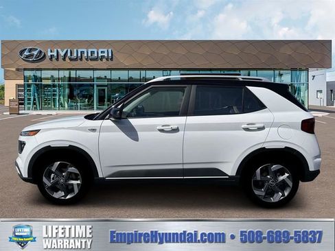 New 2026 Hyundai Venue SEL FWD image 3