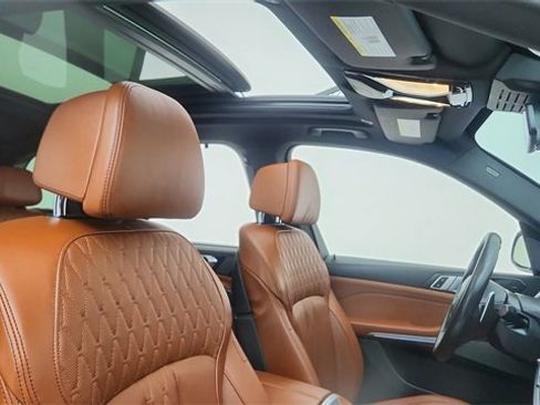 Used 2024 BMW X5 M60i image 22