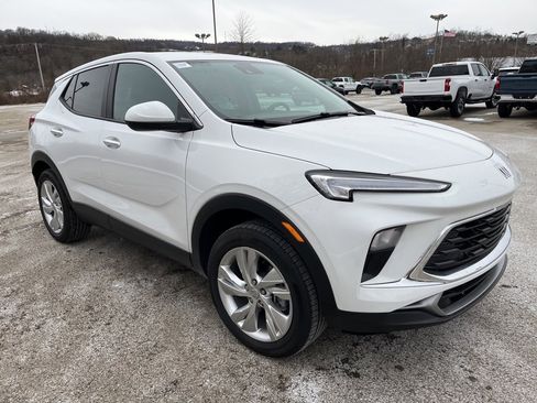 Used 2026 Buick Encore GX Preferred w/ Comfort Package image 1