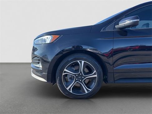 Used 2022 Ford Edge ST image 28